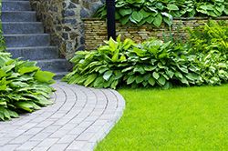 Мощение дорожек и площадок с использованием природного камня   в Мариуполе