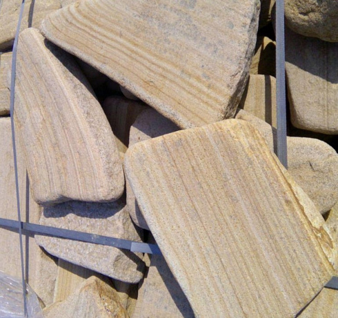 Kamenclub.ru: Песчаник пластушка галтованный желтый с рисунком (3 см)  купить в Мариуполе плитняк - пластушка желтый песчаник 21000 руб/м3   фото КАМЕНЬ КЛУБ