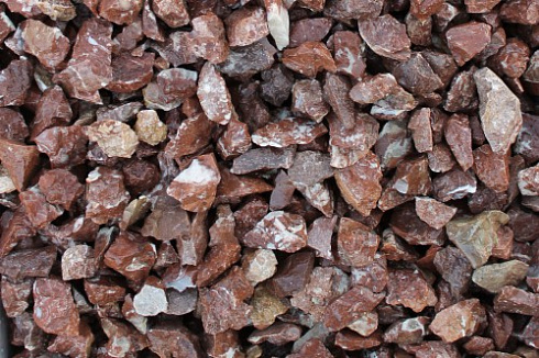 Kamenclub.ru: Мраморная крошка (щебень крошка розовый) фр. 40-70 мм.  купить в Мариуполе мрамр розовый, красный мраморный декоративный 11000 руб/т   фото КАМЕНЬ КЛУБ