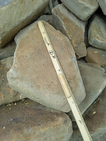 Kamenclub.ru: Песчаник для мощения дорожек, площадок, парковок ( фр 5-10 см)  купить в Мариуполе песчаник  серый желтый коричневый рыжий песчаник оголтованный окатанный 6500 руб/т   фото КАМЕНЬ КЛУБ