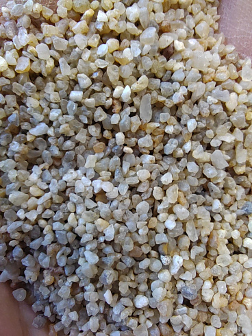Кварцевый песок для водоподготовки фр. 1,6-3 мм.  купить в Мариуполе фото Камень Клуб