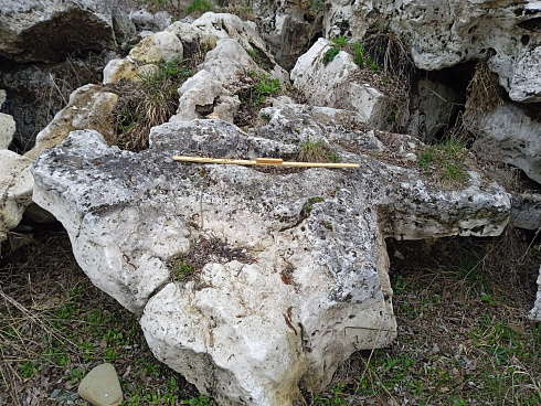 Kamenclub.ru: Выветренный известняк (степной) фр. 500-1500 мм.  купить в Мариуполе    10000 руб/т   фото КАМЕНЬ КЛУБ