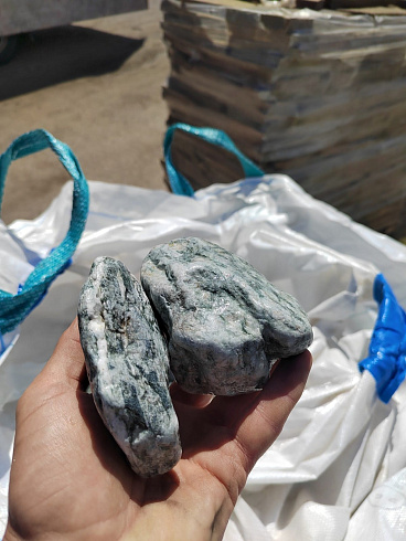 фото Галтованный жадеит (фр. 70-100 мм)  купить в Мариуполе в интернет-портале КАМЕНЬ КЛУБ