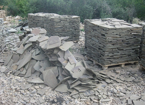 Kamenclub.ru: Песчаник пластушка серо-зеленый (1,5 см)  купить в Мариуполе плитняк - пластушка серо-зеленый, серый, зеленый пластушка рваная ландшафтная колотая 10200 руб/м3   фото КАМЕНЬ КЛУБ