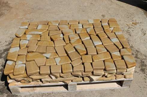 Kamenclub.ru: Песчаник брусчатка (Готика) art PSG-L-01  купить в Мариуполе    2300 руб/кв.м   фото КАМЕНЬ КЛУБ