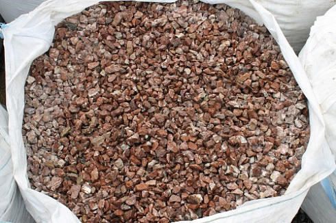 Kamenclub.ru: Мраморная крошка (щебень крошка розовый) фр. 20-40 мм.  купить в Мариуполе мрамор розовый, красный мраморная крошка декоративная 11000 руб/т   фото КАМЕНЬ КЛУБ