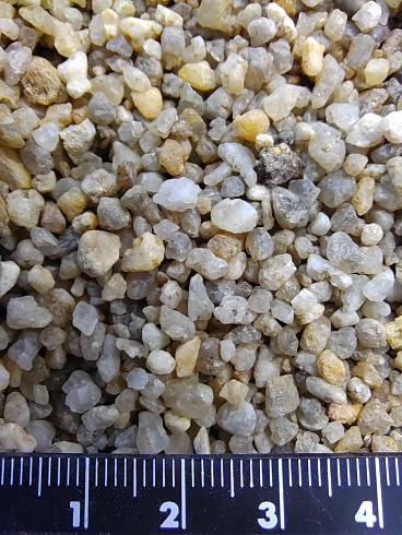 Кварцевый песок для площадок фр. 2-5 мм.  купить в Мариуполе фото Камень Клуб