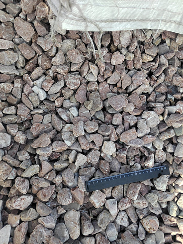 Kamenclub.ru: Мраморная крошка (щебень галтованный розовый) фр.20-40 мм.  купить в Мариуполе мрамор розовый, красный оголтованный округлый щебень  15000 руб/т   фото КАМЕНЬ КЛУБ