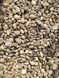 Kamenclub.ru: Галька речная окат рыжая фр. 20-40 мм. купить  в Мариуполе галька речная окатанная рыжая желтая серая округлая речная галька 5000 руб/т   фото КАМЕНЬ КЛУБ