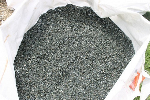 Kamenclub.ru: Щебень крошка зеленый (змеевик) фр. 5-10 мм  купить в Мариуполе змеевик зеленый, салатовый ландшафтный декоративный щебень крошка 7 200 руб/т   фото КАМЕНЬ КЛУБ