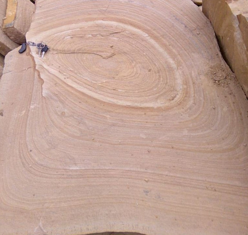 Kamenclub.ru: Форматный камень (плаха) пошаговая дорожка от 70-150 см (4 -12 см)  купить в Мариуполе плитняк  форматный плаха желтый песчаник 9 000 руб/т   фото КАМЕНЬ КЛУБ