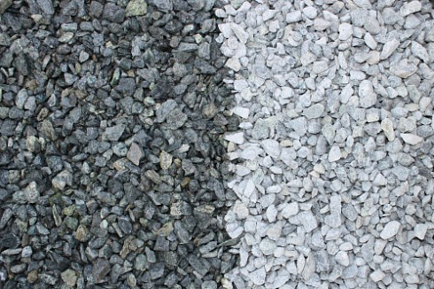 Kamenclub.ru: Щебень крошка зеленый (змеевик) фр. 10-20 мм.  купить в Мариуполе змеевик зеленый, салатовый декоративная ландшафтная каменная крошка щебня 7 200 руб/т   фото КАМЕНЬ КЛУБ