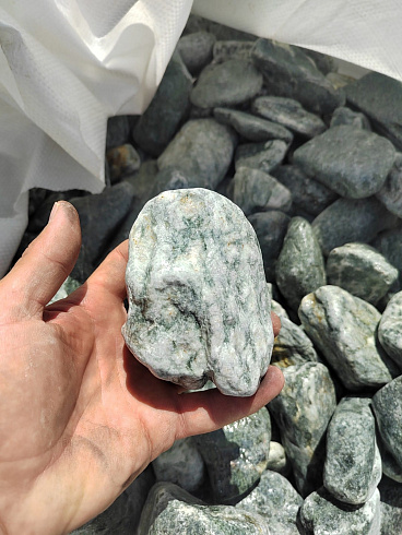 фото Галтованный жадеит (фр. 70-100 мм)  купить в Мариуполе в интернет-портале КАМЕНЬ КЛУБ