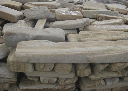 Kamenclub.ru: Песчаник пластушка галтованный желтый с рисунком (3 см)  купить в Мариуполе плитняк - пластушка желтый песчаник 21000 руб/м3   фото КАМЕНЬ КЛУБ