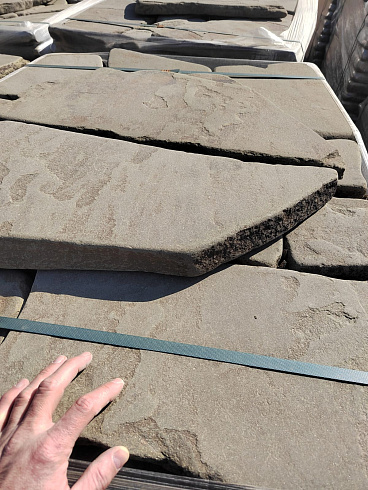 Kamenclub.ru: Песчаник галтованный для облицовки (фр. 2-5 см)  купить в Мариуполе песчник рыжий желтый серый песчаник окатанный речной 6 000 руб/т   фото КАМЕНЬ КЛУБ