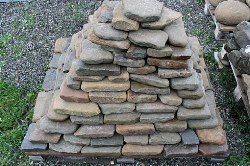 Kamenclub.ru: Песчаник галтованный для облицовки (фр. 2-5 см)  купить в Мариуполе песчник рыжий желтый серый песчаник окатанный речной 6 000 руб/т   фото КАМЕНЬ КЛУБ