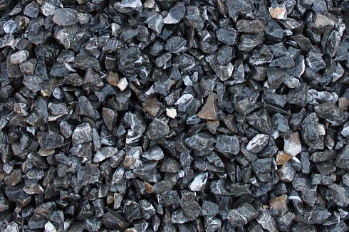 Kamenclub.ru: Щебень крошка черный (мрамор) фр. 5-10 мм.  купить в Мариуполе мрамор черный с белыми прожилками, черный, белый мраморная крошка декоративная ландшафтная 11000 руб/т   фото КАМЕНЬ КЛУБ