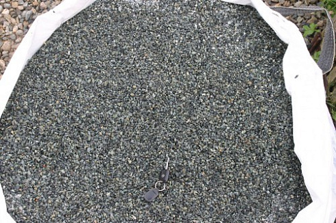 Kamenclub.ru: Щебень крошка зеленый (змеевик) фр. 5-10 мм  купить в Мариуполе змеевик зеленый, салатовый ландшафтный декоративный щебень крошка 7 200 руб/т   фото КАМЕНЬ КЛУБ