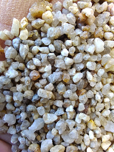 Кварцевый песок сухой фракцинированный фр. 1,6-4 мм.  купить в Мариуполе фото Камень Клуб