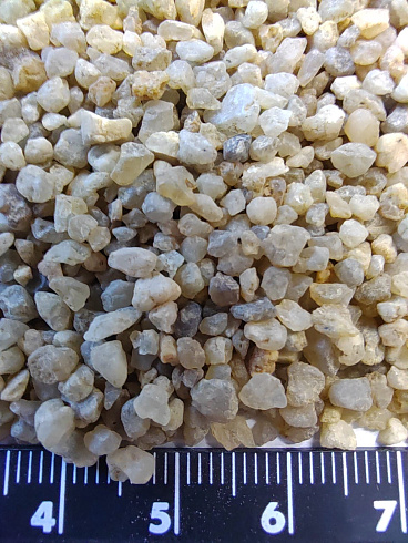 Кварцевый песок для водоподготовки фр. 1,6-3 мм.  купить в Мариуполе фото Камень Клуб