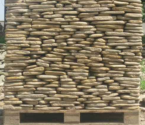 Kamenclub.ru: Песчаник пластушка галтованный желтый с рисунком (3 см)  купить в Мариуполе плитняк - пластушка желтый песчаник 21000 руб/м3   фото КАМЕНЬ КЛУБ