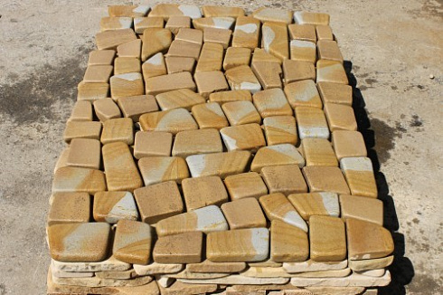 Kamenclub.ru: Песчаник брусчатка (Готика) art PSG-L-01  купить в Мариуполе    2300 руб/кв.м   фото КАМЕНЬ КЛУБ