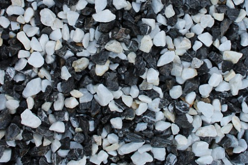 Kamenclub.ru: Мраморная крошка (щебень крошка микс : белый-черный-розовый) фр. 3-5 мм.  купить в Мариуполе мрамор белый, черный, розовый, разноцветный мраморная каменная крошка декорвтивная 12000 руб/т   фото КАМЕНЬ КЛУБ