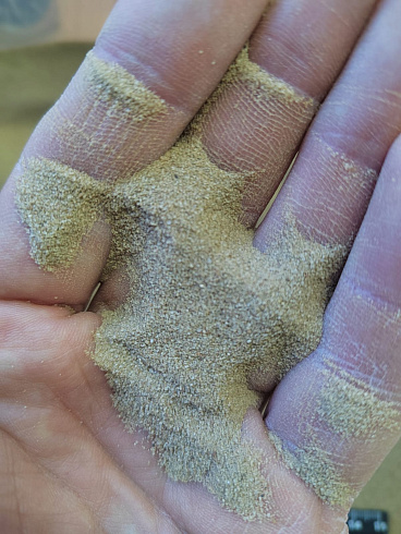 Кварцевый песок для площадок фр. 0,1-0,5 мм.  купить в Мариуполе фото Камень Клуб