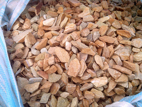 Kamenclub.ru: Щебень крошка желтый (ЗЛАТОЛИТ) фр. 20-40 мм.  купить в Мариуполе златолит бежевый, золотистый, желтый декоративная каменная крошка 10800 руб/т   фото КАМЕНЬ КЛУБ