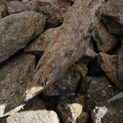 фото Змеевик салатовый  (фр. 70-100 мм)  купить в Мариуполе в интернет-портале КАМЕНЬ КЛУБ