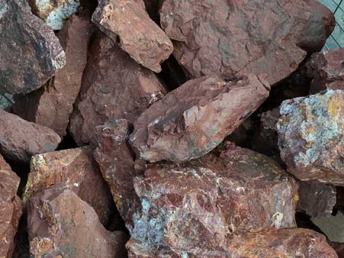 Kamenclub.ru: Щебень крошка красный (ЯШМА) фр. 5-10 мм.  купить в Мариуполе крошка каменная яшмы красный, бордовый, темно-красный декоративная крошка ландшафтная каменная яшмоидная 8500 руб/т   фото КАМЕНЬ КЛУБ