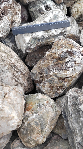 Kamenclub.ru: Кварцевый валунчик фр.100-300 мм.  купить в Мариуполе кварц белый, бежевый молочный рыжий крупный природный камень галечник 7850 руб/т   фото КАМЕНЬ КЛУБ