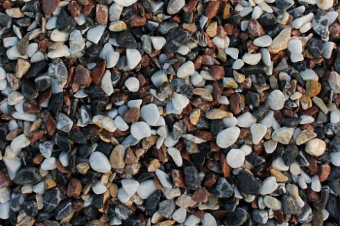 Kamenclub.ru: Мраморная крошка (щебень крошка микс : белый-черный-розовый) фр. 5-10 мм.  купить в Мариуполе мрамор белый, черный, розовый, разноцветный микс декоративная мраморная каменная крошка 12000 руб/т   фото КАМЕНЬ КЛУБ