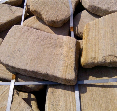 Kamenclub.ru: Песчаник пластушка галтованный желтый с рисунком (3 см)  купить в Мариуполе плитняк - пластушка желтый песчаник 21000 руб/м3   фото КАМЕНЬ КЛУБ