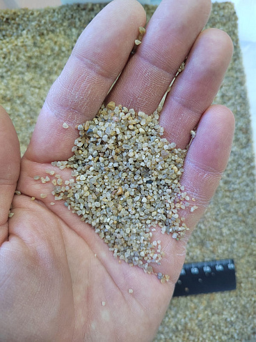 Кварцевый песок для площадок фр. 0,8 - 2 мм.  купить в Мариуполе фото Камень Клуб