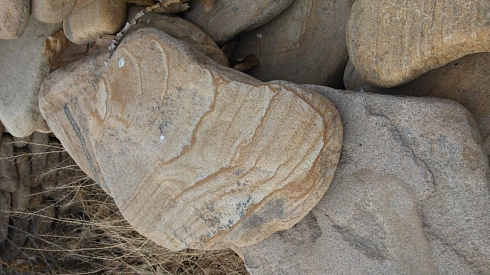 Kamenclub.ru: Песчаник пластушка галтованный желтый с рисунком (3 см)  купить в Мариуполе плитняк - пластушка желтый песчаник 21000 руб/м3   фото КАМЕНЬ КЛУБ