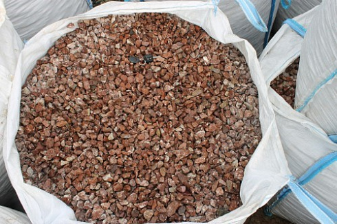 Kamenclub.ru: Мраморная крошка (щебень крошка розовый) фр. 10-20 мм.  купить в Мариуполе мрамор розовый, красный каменная декоративная крошка ландшафтная 11000 руб/т   фото КАМЕНЬ КЛУБ