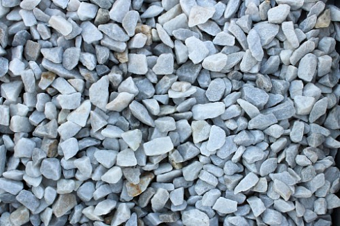 Kamenclub.ru: Мраморная крошка, щебень, цвет-белый,  фр. 20-40 мм.  купить в Мариуполе мрамор белый молочный слоновая кость айвори  мраморная крошка ландшафтная 12000 руб/т   фото КАМЕНЬ КЛУБ