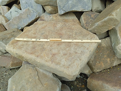 Kamenclub.ru: Песчаник для мощения дорожек, площадок, парковок ( фр 5-10 см)  купить в Мариуполе песчаник  серый желтый коричневый рыжий песчаник оголтованный окатанный 6500 руб/т   фото КАМЕНЬ КЛУБ