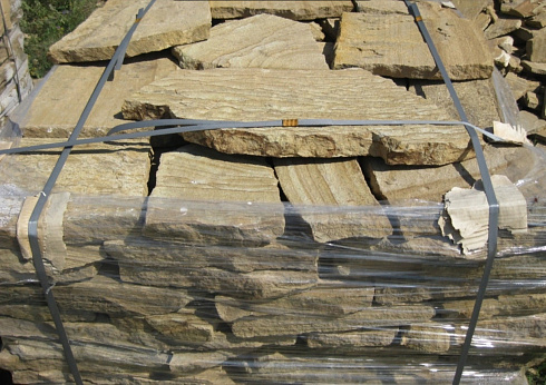 Kamenclub.ru: Песчаник пластушка желтый с рисунком (3 см)  купить в Мариуполе песчаник желтый с рисунком, рыжий, желтый песчаник пластушка ландшафтная рваная 8 500 руб/м3   фото КАМЕНЬ КЛУБ