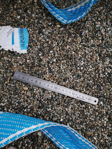 Kamenclub.ru: Галька речная окат (серая) фр.3-5 мм купить  в Мариуполе галька речная серая бежевый темно-серый окатанный речной камень округлый 9500 руб/т   фото КАМЕНЬ КЛУБ