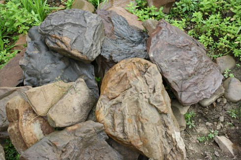 Kamenclub.ru: Песчаник декоративный ландшафтный (фр. 300-500 мм)  купить в Мариуполе песчаник желтый рыжий серый зеленый валун речной окатанный природный песчаника 4 500 руб/т   фото КАМЕНЬ КЛУБ