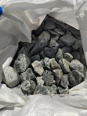 фото Галтованный жадеит (фр. 70-100 мм)  купить в Мариуполе в интернет-портале КАМЕНЬ КЛУБ