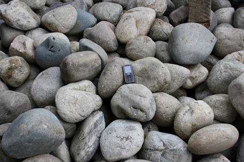 Kamenclub.ru: Речной валун (Ассорти) фр.100-300 мм.  купить в Мариуполе галечник серый, темно-серый, светло-серый речная галька крупных размеров 4200 руб/т   фото КАМЕНЬ КЛУБ