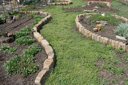 Kamenclub.ru: Песчаник для строительства и кладки блочный (фр 100-200 мм)  купить в Мариуполе песчаник бежевый серый рыжий валун мелкий для строительства песчаник 6500 руб/т   фото КАМЕНЬ КЛУБ