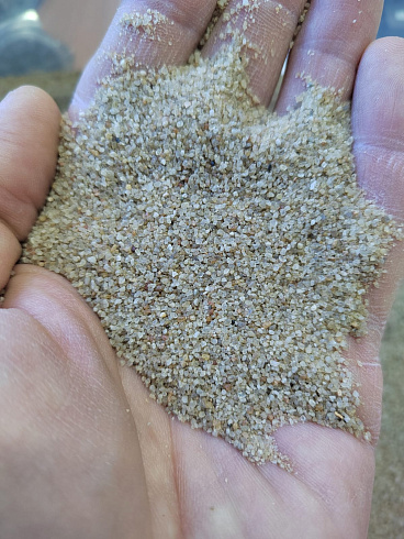 Кварцевый песок для площадок фр. 0,3 - 1 мм.  купить в Мариуполе фото Камень Клуб