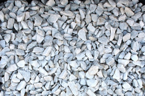 Kamenclub.ru: Мраморная крошка, щебень, цвет-белый, фр. 3-5 мм.  купить в Мариуполе мрамор белый молочный бежевый мрамор колотый 11500 руб/т   фото КАМЕНЬ КЛУБ