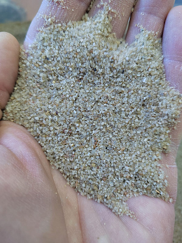 Кварцевый песок для площадок фр. 0,3 - 1 мм.  купить в Мариуполе фото Камень Клуб