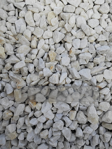 Kamenclub.ru: Мраморная крошка, щебень, цвет-белый, фр. 10-20 мм.  купить в Мариуполе мрамор белый, молочный айвори каменная ландшафтная декоративная крошка шебня 12000 руб/т   фото КАМЕНЬ КЛУБ
