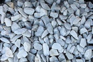 Kamenclub.ru: Мраморная крошка, щебень, цвет-белый, фр. 40-70 мм.  купить в Мариуполе мрамор белый молочный айвори мраморный каменный декоративный  12000 руб/т   фото КАМЕНЬ КЛУБ